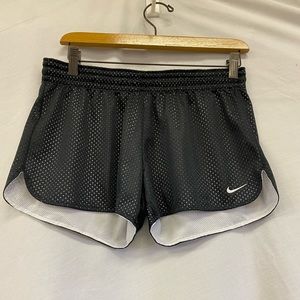 Enjoy the bit of Summer (what’s left🙄) in comfort!